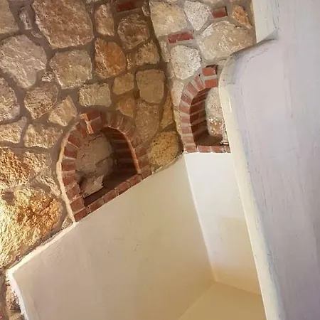 Stone House Andromeda Feriehus *